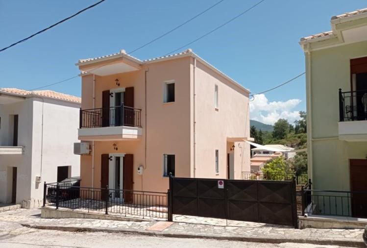 Hermes Holiday Home In The Port Of Sivota Exterior photo