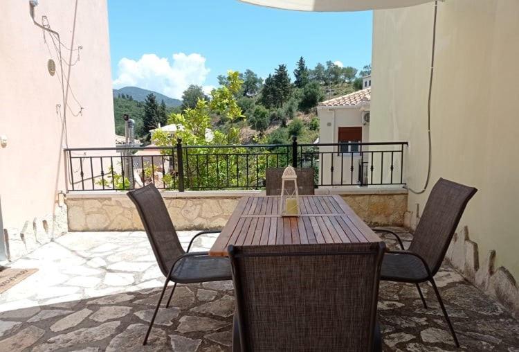 Hermes Holiday Home In The Port Of Sivota Exterior photo